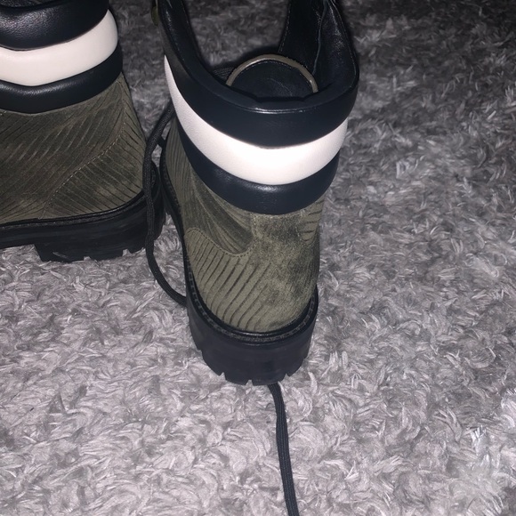 Barely worn JIMMY CHOO CORDUROY BOOT style ESHE FLAT puffy leather top of boot - Picture 3 of 6